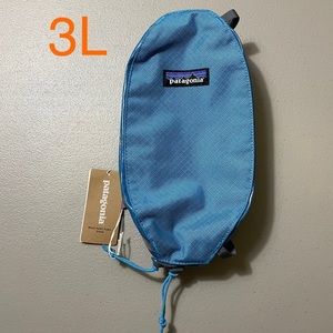 NWT Patagonia Black Hole® Cube - Small, 3L